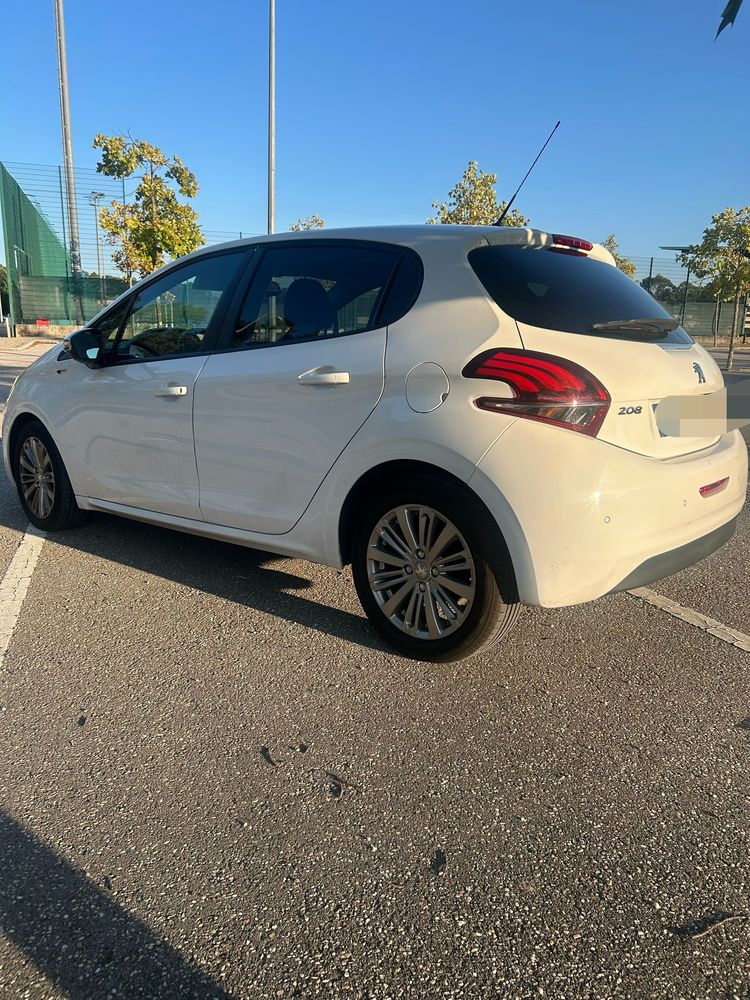 Peugeot 208 1.6 BlueHDi Style