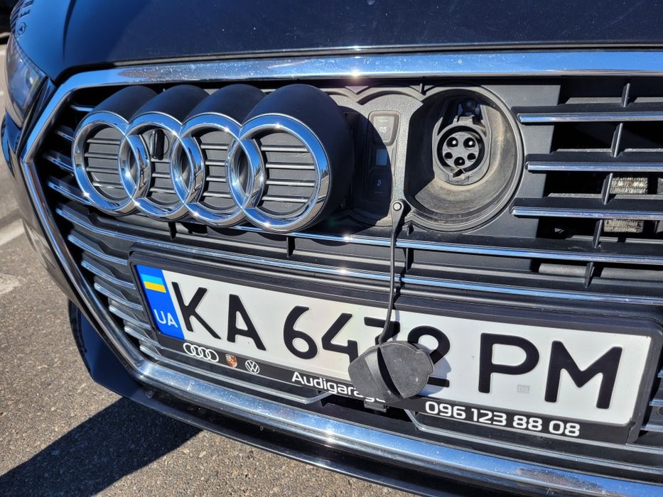 Audi A3 e-tron 2018 плагін гібрид