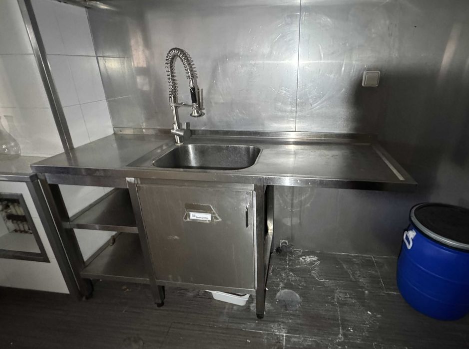 Bancada Industrial em Inox com Lava-loiça - 168x60x85cm