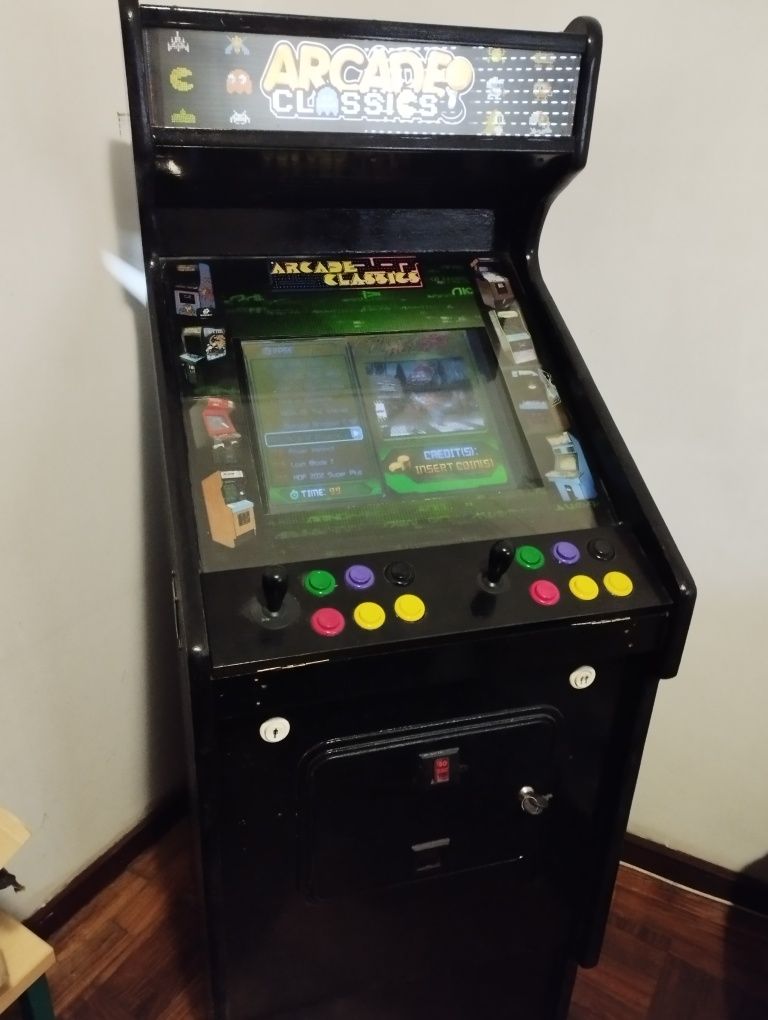 Máquina arcade com Pandora box