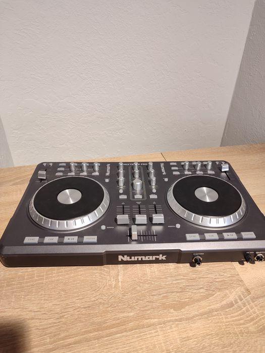 Numark Mixtrack Pro, DJ-система