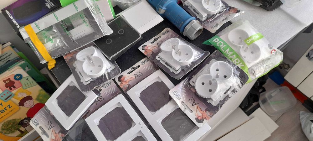 Oprawki i gniazdka ospel