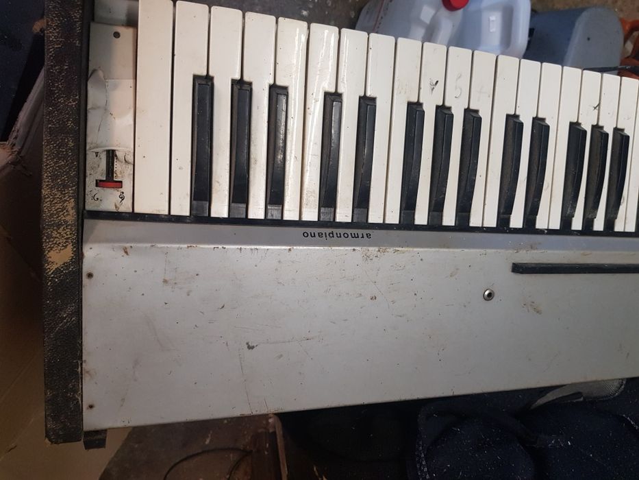 PRL Keyboard   armon vintage