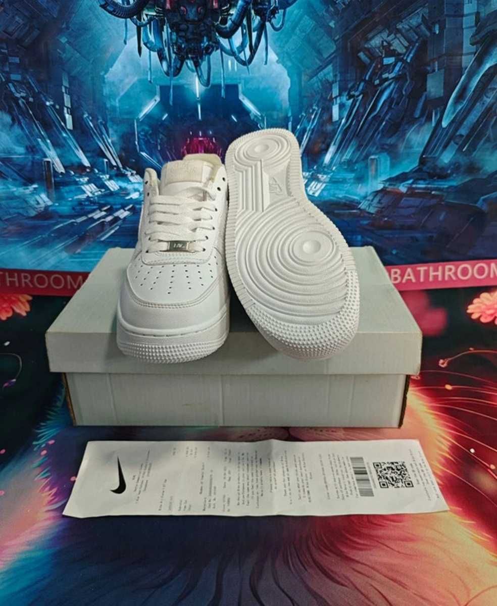 Damskie tenisówki Nike Air Force 1'07 w rozmiarze 37