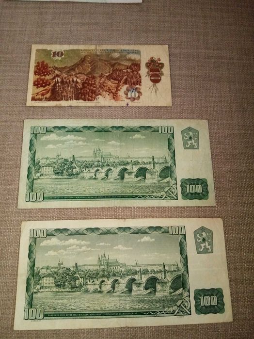 CHECOSLOVAQUIA 3 NOTAS, 2 de 100 KORUN de 1961, 1 de 10 KORUN de 1986