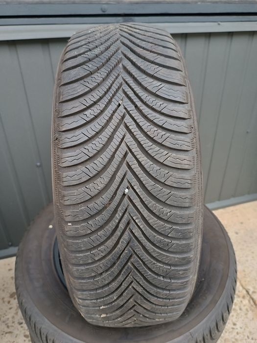 Зимові шини 205/60/16 Michelin Alpin 5