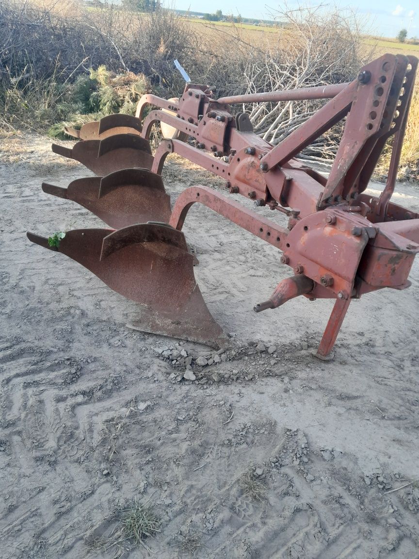 Pług 4 skibowy zagonowy