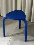 Trójnożny stołek IKEA