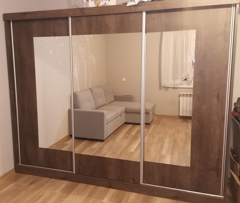 Szafa przesuwna  z lustrami