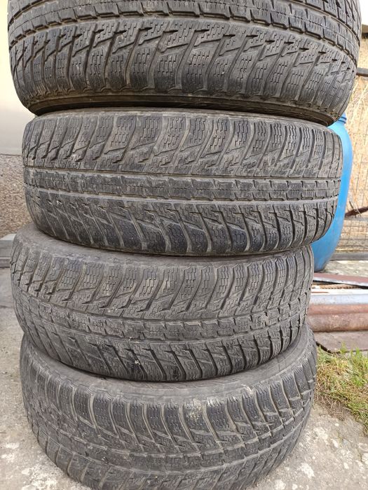 4 Opony zimowa 235/65/r.17 nokian