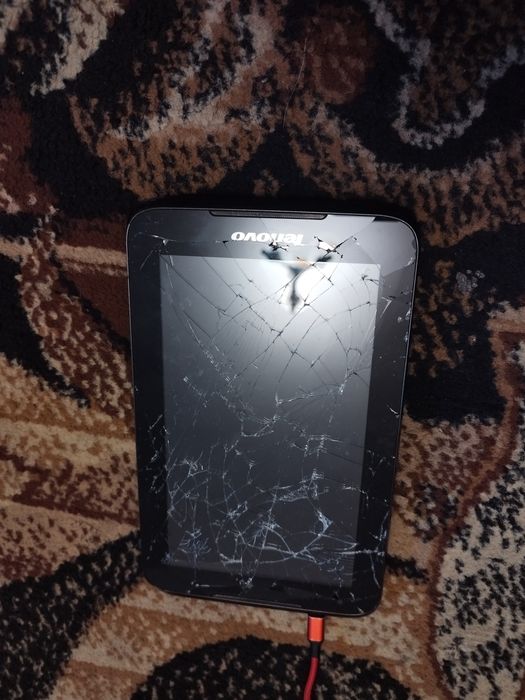 Tablet Lenovo zbity