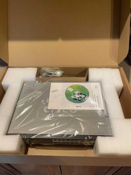 Гігабітний світч CISCO SG300-28