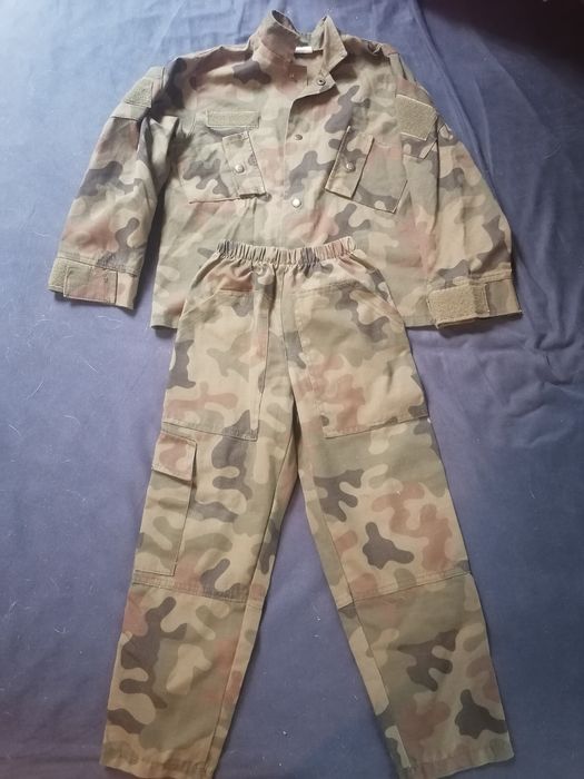 Przebranie dla dzieci. Mundurek wojskowy
