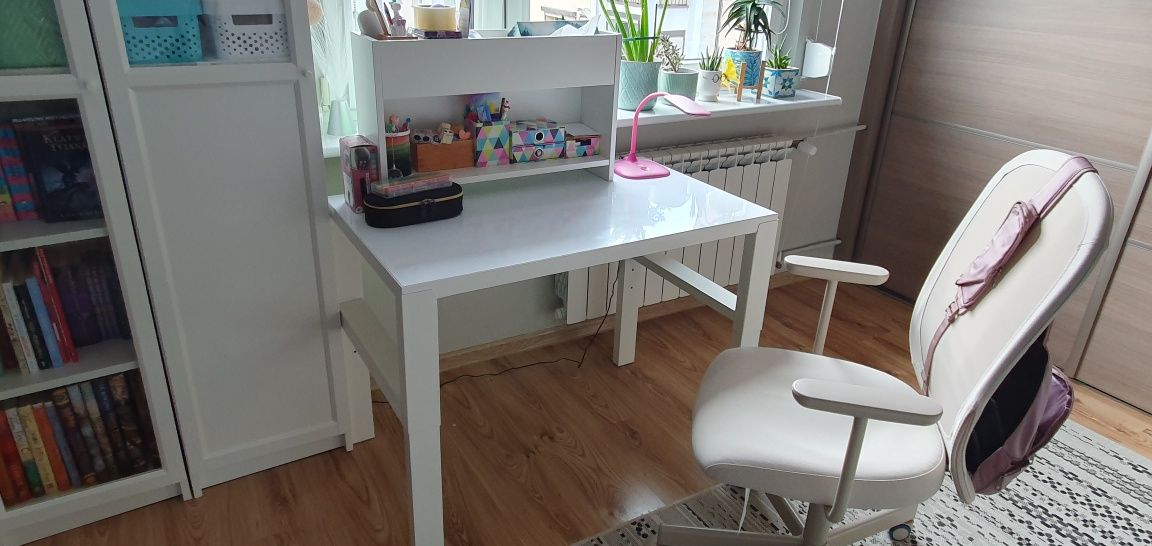 Biurko Ikea Pahl z nadstawką