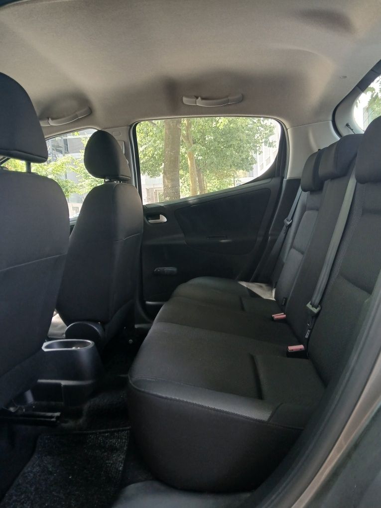 Peugeot 207 cinzento