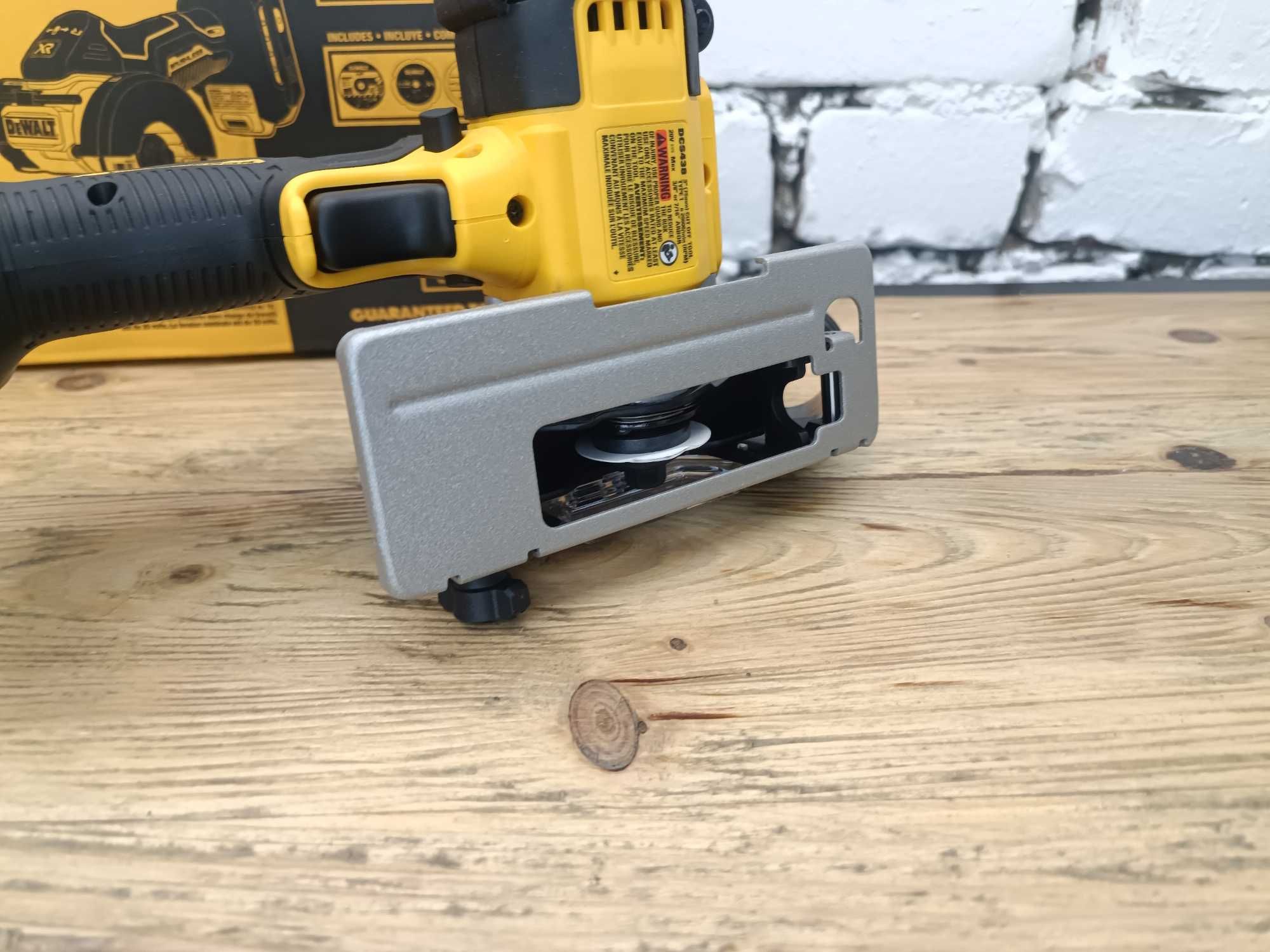 Акумуляторна болгарка, пилка DeWalt DCS438B 20V MAX MADE IN MEXICO