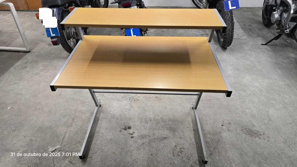 Vendo Secretaria Usada