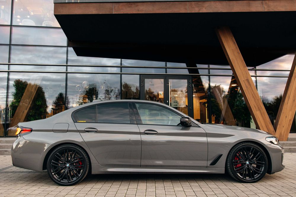 Wynajem BMW m550i 550km 4.4 V8 -  głośny wydech