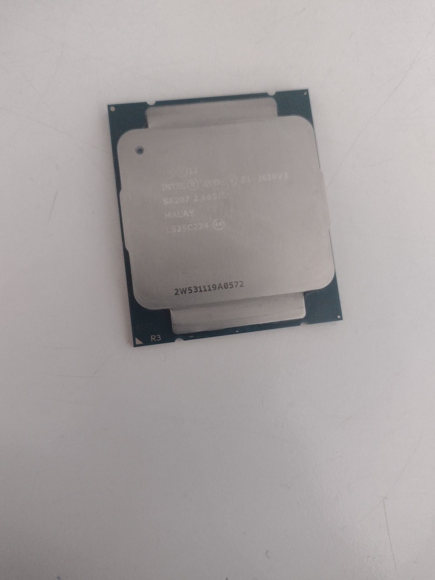 Procesory Xeon e5 2630v2, xeon e5 2620v3