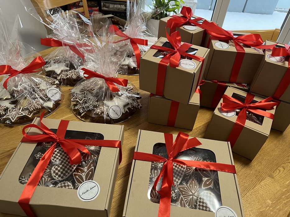 Pierniczki swiateczne, lukrowane pierniczki, pierniczki na prezent