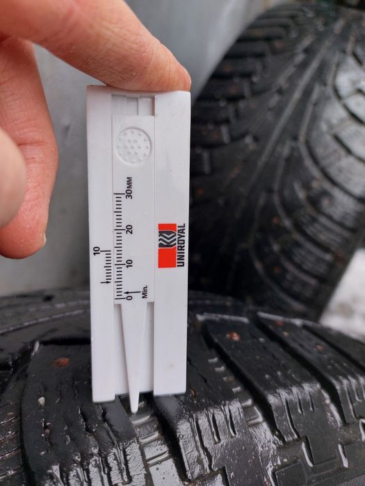 Шина Nokian 275/65R17