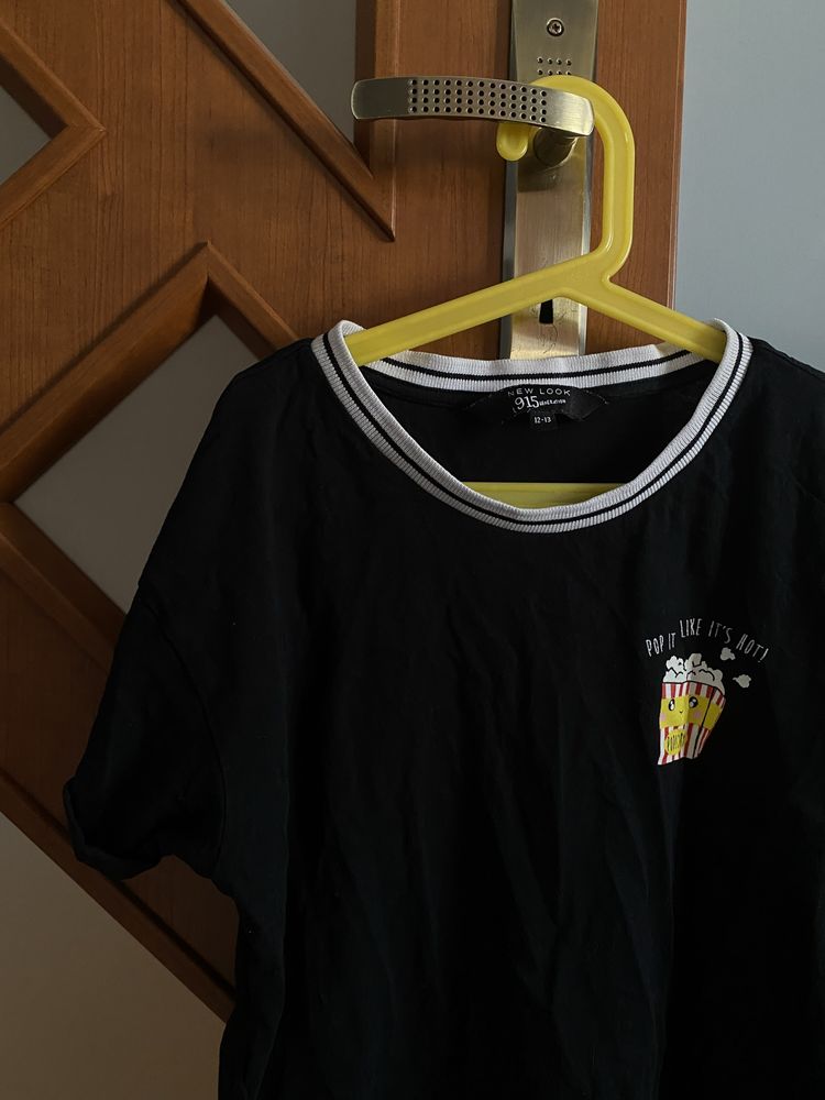 bluzka koszulka crop top czarny popcorn