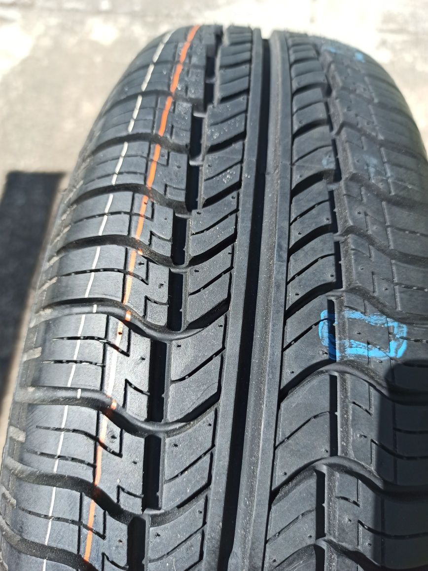 Nowa opona z felga Pirelli 175/70 R14 z Fiata Albea