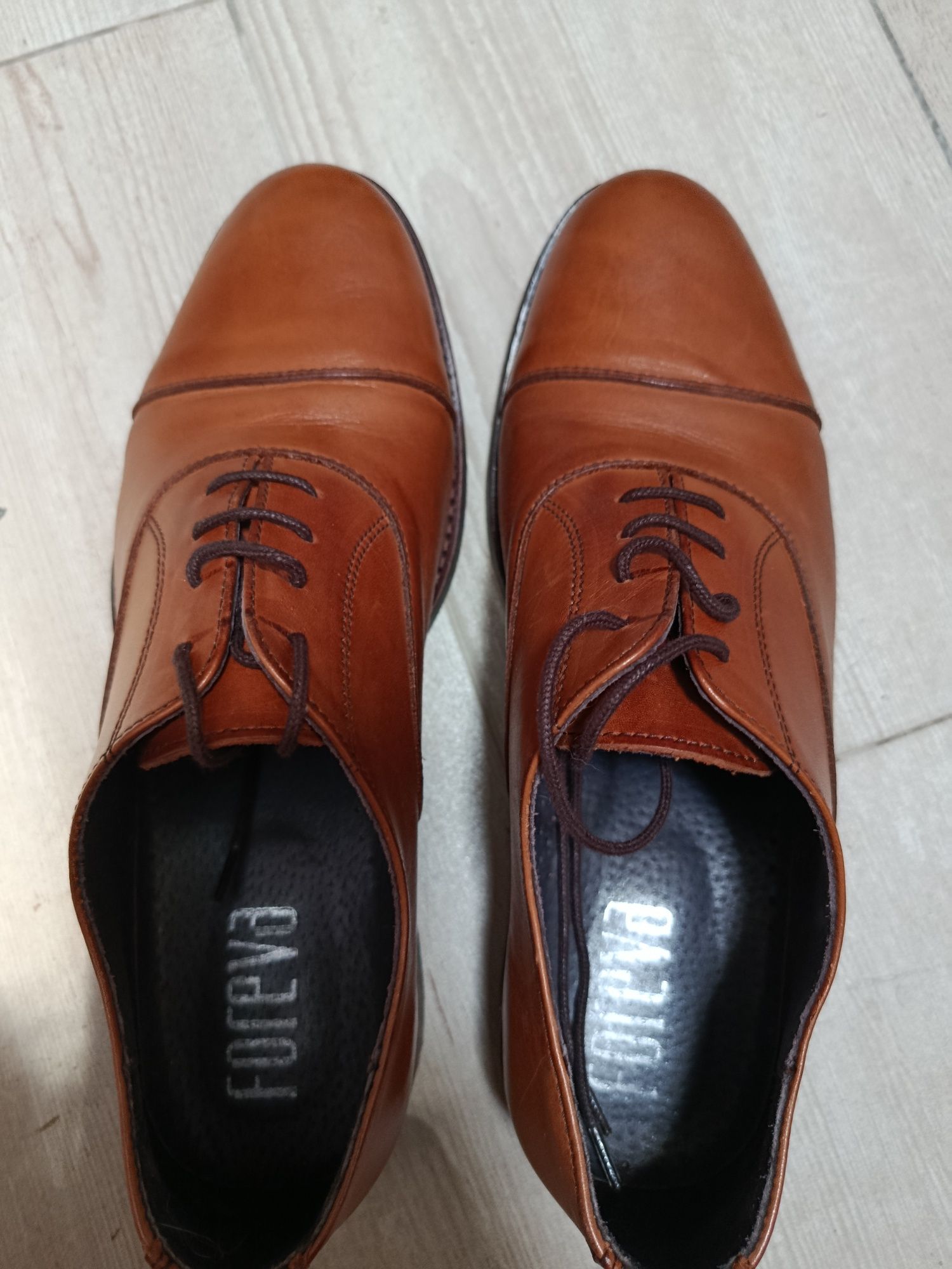 Sapatos de pele FOREVA
