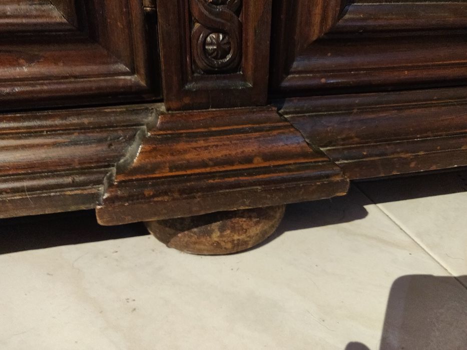 Móvel Antigo de sala em Madeira Maciça – excelente estado