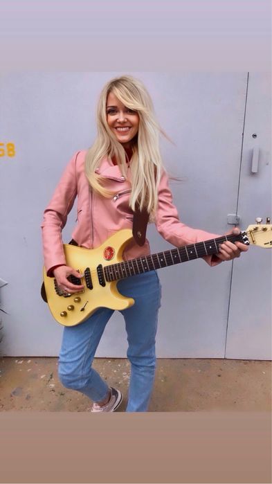 Персональні уроки гри на гітарі