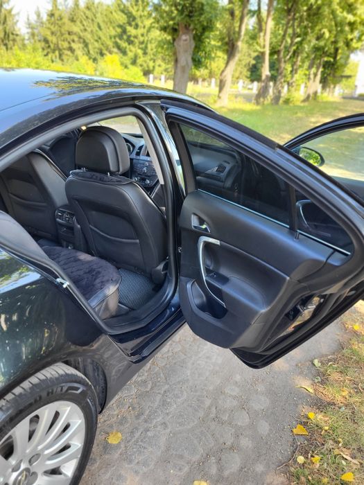 В продажіOpel інсігнія 2010р. 2..0 BITURBO