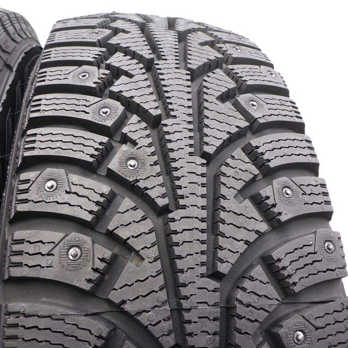 Opony 195/70/15C Nokian 195/70R15C 102R KOLCE Zimowe 2013 Nieużywane