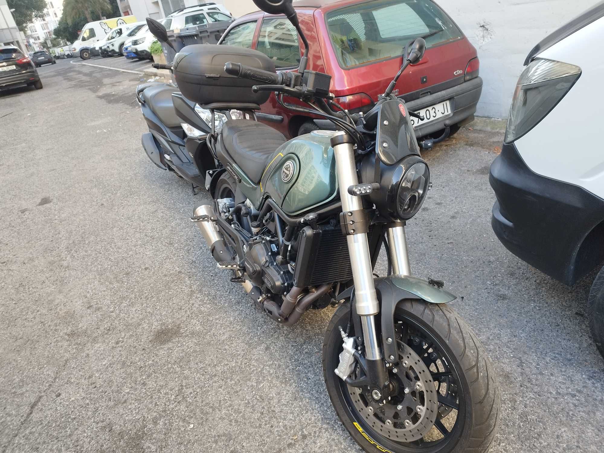 Leoncino 500 de 2022 - com mala, 1700 km