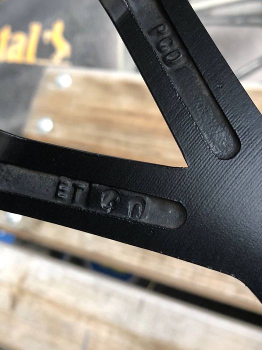 777 R16 5/114,3 диски MOMO в отличном состоянии