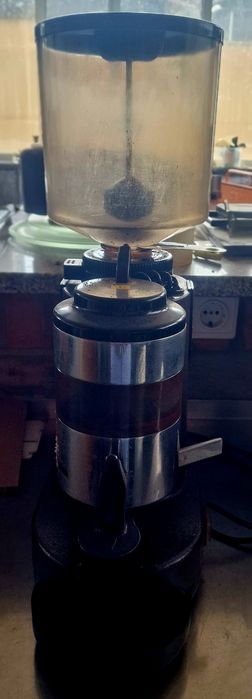 Máquina Café industrial + Balcão + Moinho