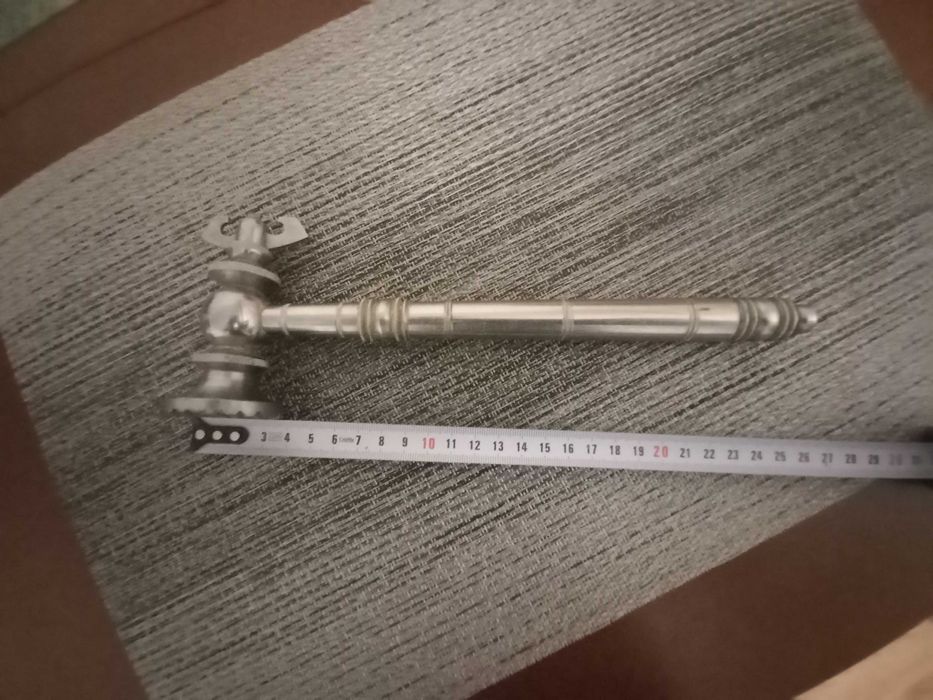 Stary masywny tłuczek do mięsa