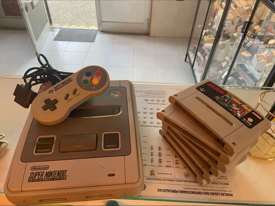 Super nintendo c/5 jogos