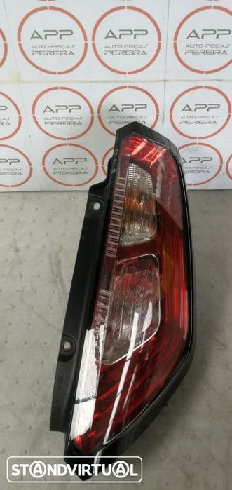 Farolim traseiro direito Fiat Punto Evo de 2011, MODELO SEM LED .