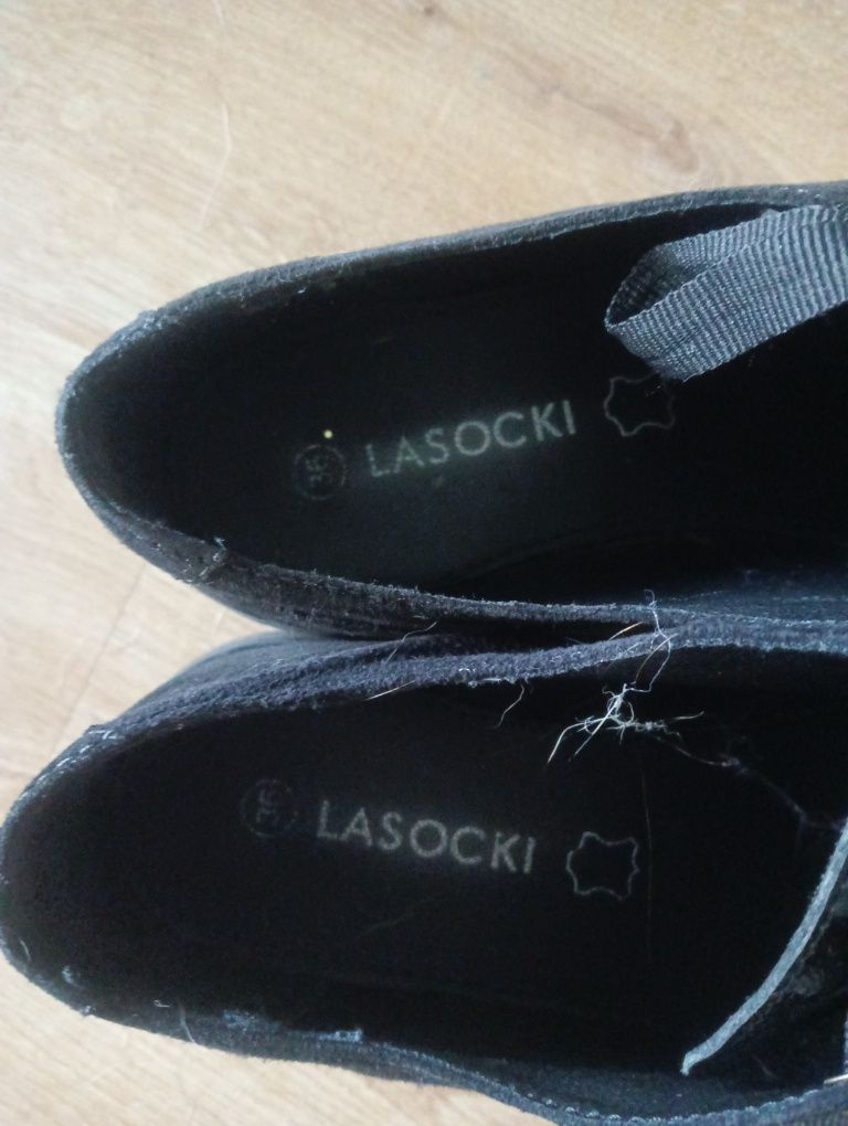 Buty damskie do garnituru Lasocki