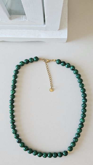 Piękny naszyjnik z koralików malachitu 8mm