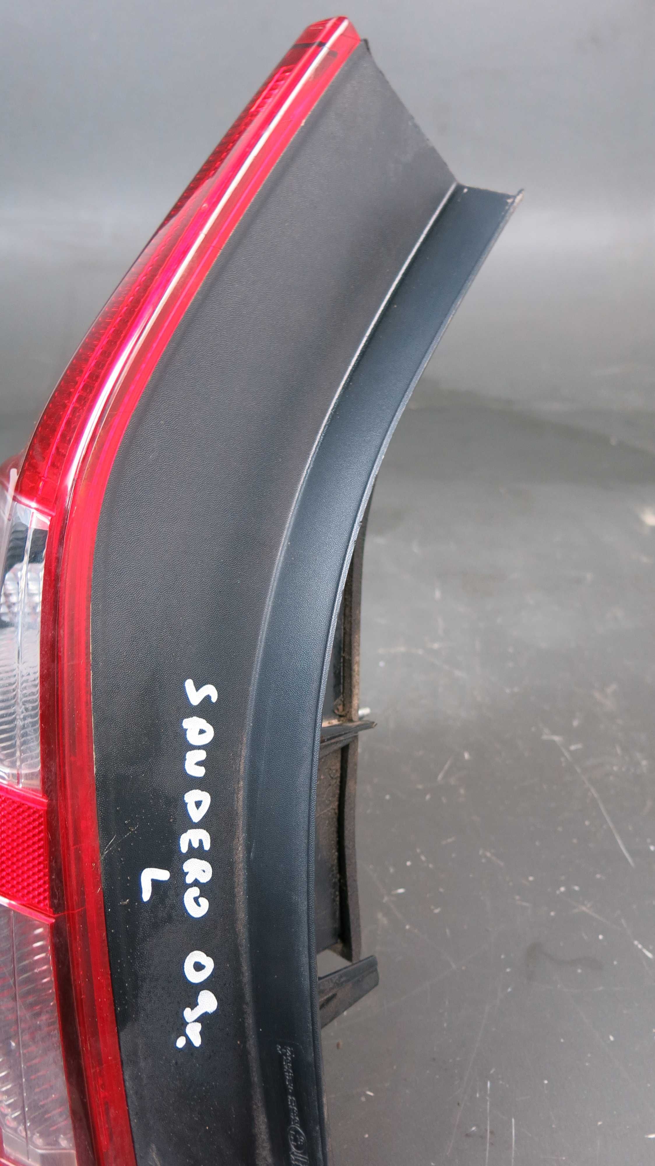 Dacia Sandero lampa lewy tył tylna EU