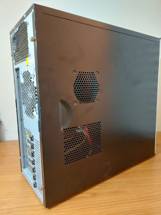 PC Intel Core2 CPU 6600 2.40 Ghz, 2,9 GB RAM, Radeon X 1950 Series