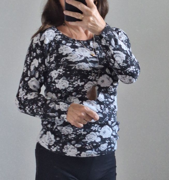 Sweterek w kwiaty z kryształkami z wiskozy 36 36 S M