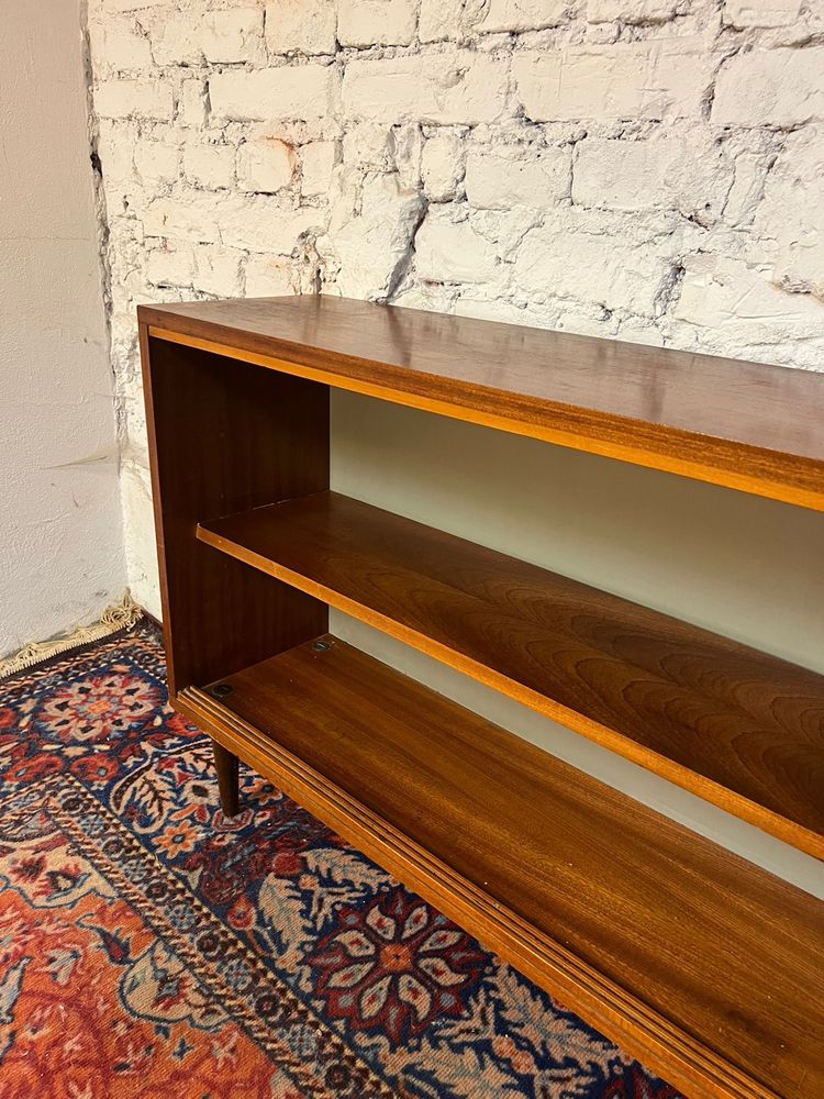 Zgrabna wąska niska biblioteczka prl vintage retro