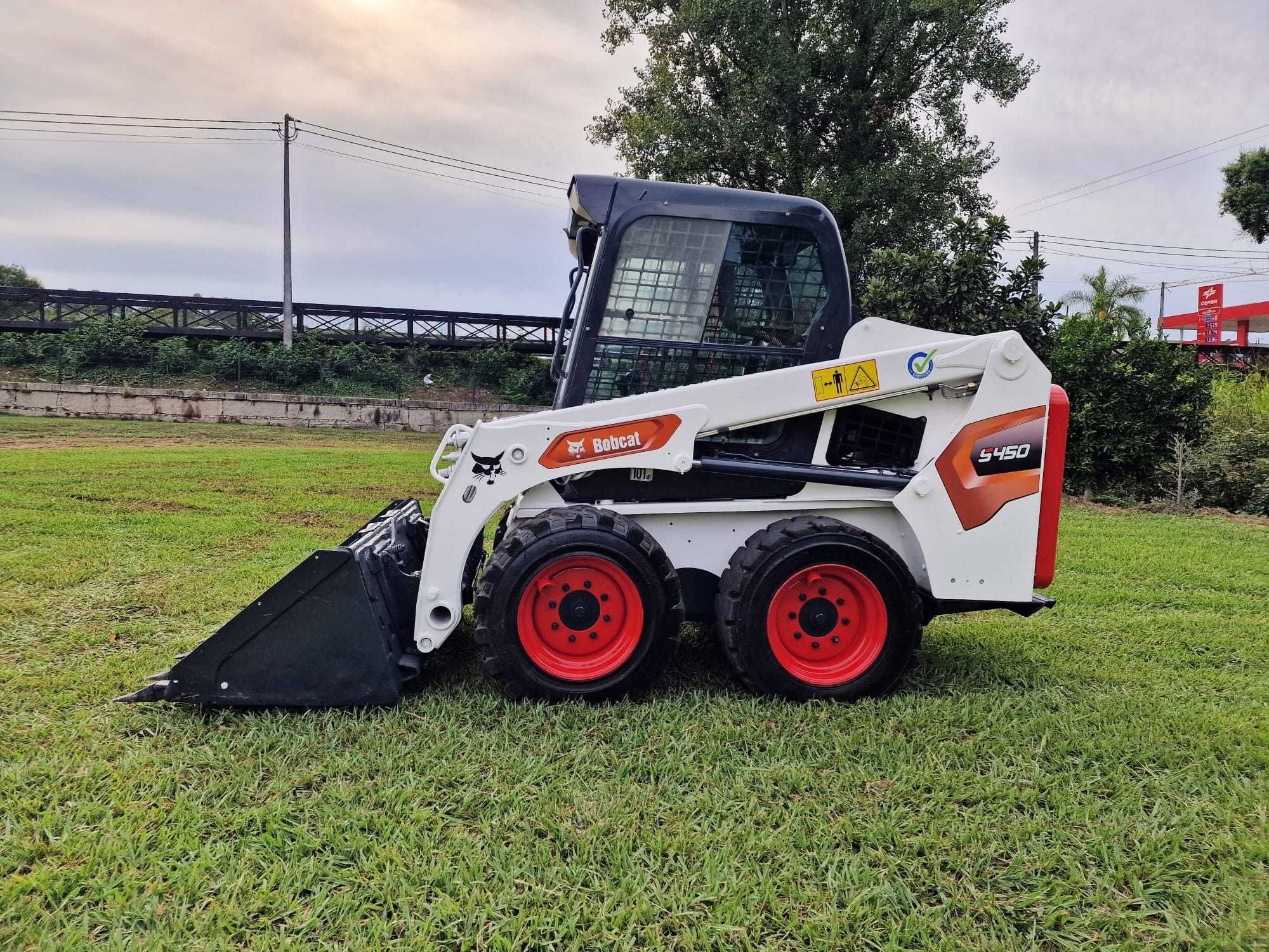 Mini Pá Bobcat S450