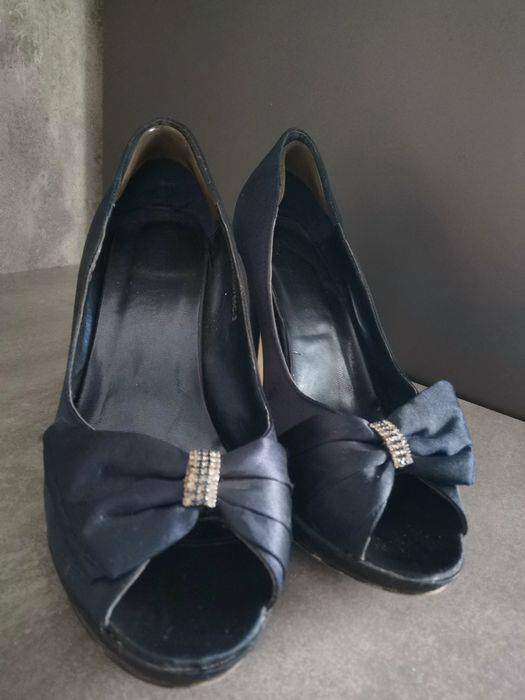 Szpilki granatowe 38