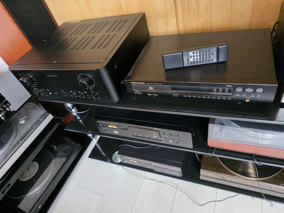 Marantz CD 67 SE z pilotem lub zestaw z Marantz PM 16 . Block C100