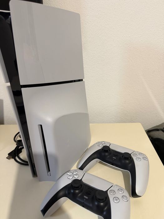 Ps5 slin 2 consoles
