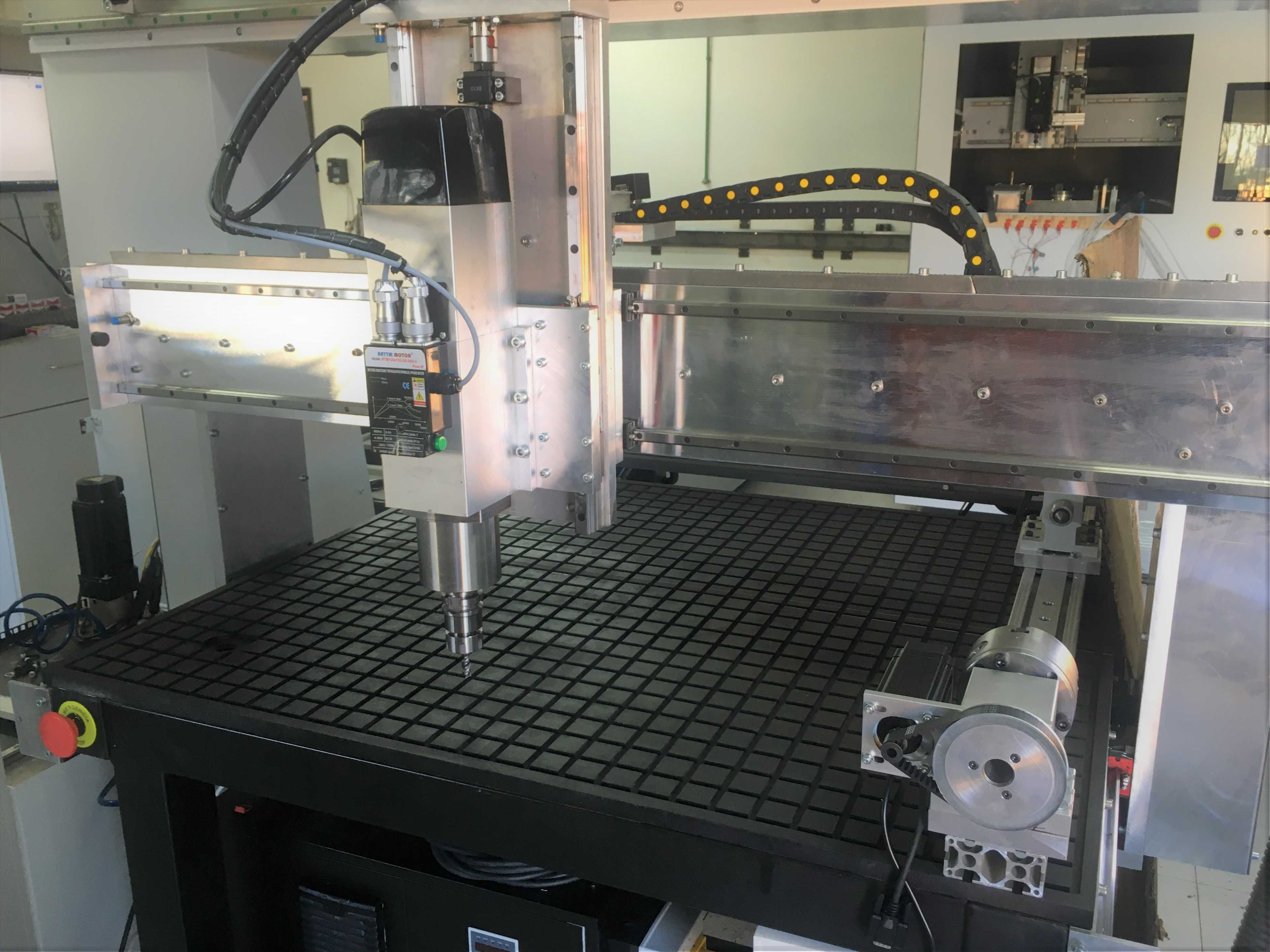 CNC fresadora 1200x1200 + Torno + Troca automática de ferramentas