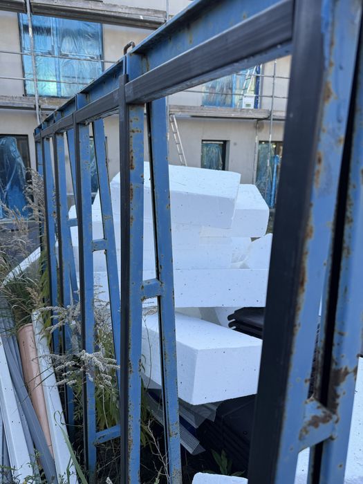 Stojak do okien drzwi stalowy